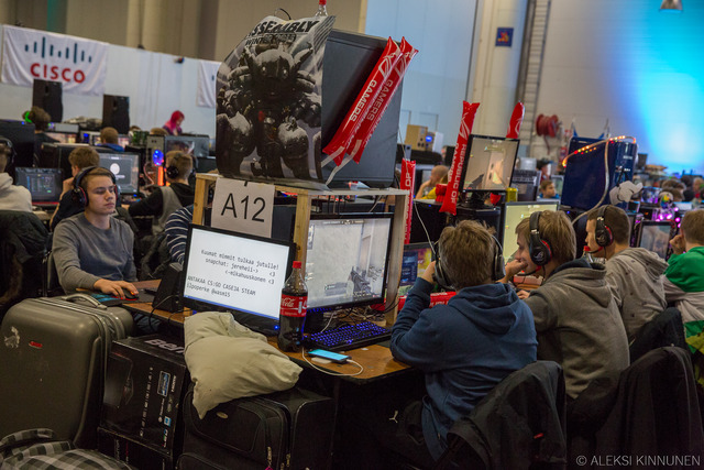 AleksiKinnunen-150130-1919-_A7C6690.jpg by Perjantai