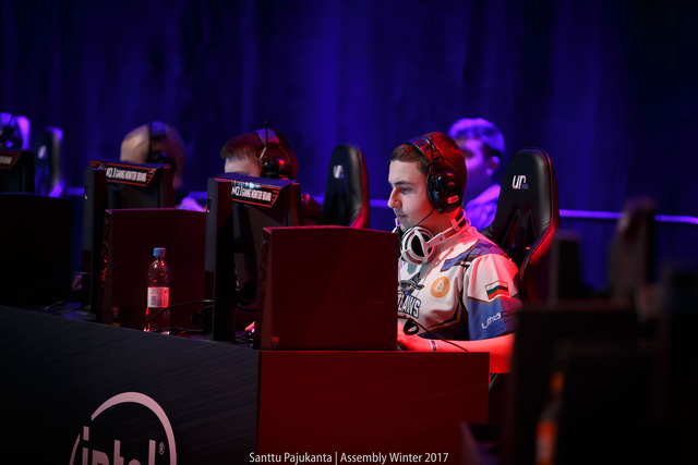 SanttuPajukanta-ASMW2017-0127.jpg by Lauantai